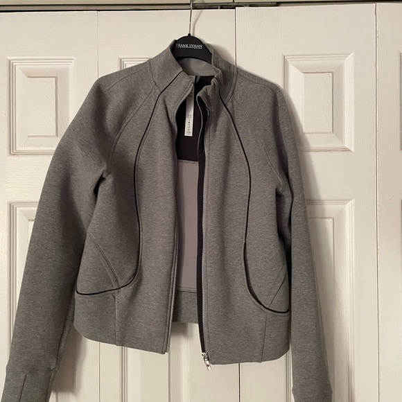 Lululemon jacket size 10 - Picture 2 of 3